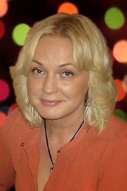 Asta (35 m., D. Britanija)