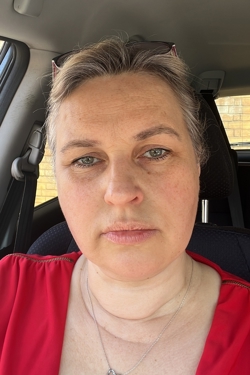 Lina, 48
